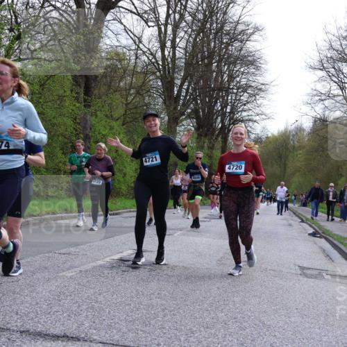 12.04.2026 - 45. Internationalen Wilhelmsburger Insellauf Yannick Fuchs http://msf.ph/oto/9506415 12.04.2026 13:00:36 Laufen 5674, 3729, 4721, 4846, 4720 meine-sportfotos.de