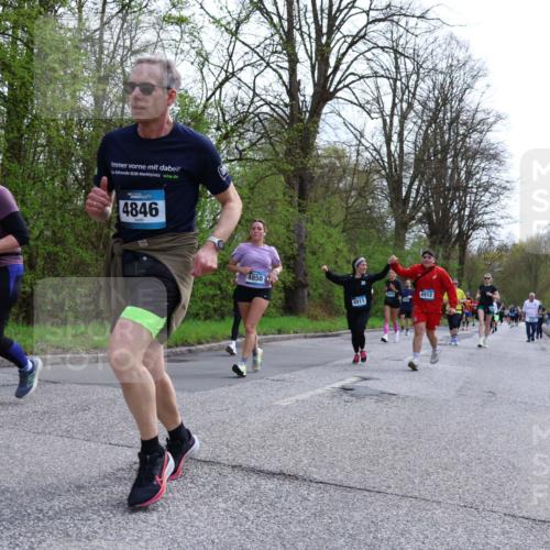 12.04.2026 - 45. Internationalen Wilhelmsburger Insellauf Yannick Fuchs http://msf.ph/oto/9506438 12.04.2026 13:00:40 Laufen 29, 828, 4846, 4850, 4912, 4911 meine-sportfotos.de