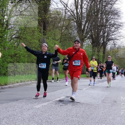 12.04.2026 - 45. Internationalen Wilhelmsburger Insellauf Yannick Fuchs http://msf.ph/oto/9506442 12.04.2026 13:00:41 Laufen 20, 4850, 4911, 424, 4912, 5819, 3115, 726 meine-sportfotos.de