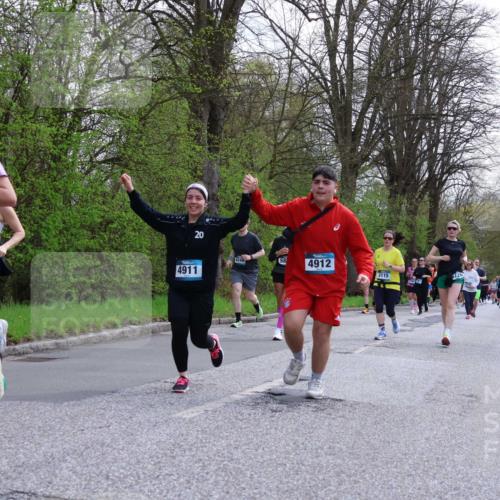 12.04.2026 - 45. Internationalen Wilhelmsburger Insellauf Yannick Fuchs http://msf.ph/oto/9506443 12.04.2026 13:00:41 Laufen 485, 4911, 20, 4249, 58, 4912, 3115 meine-sportfotos.de