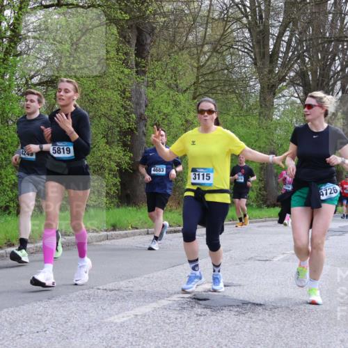12.04.2026 - 45. Internationalen Wilhelmsburger Insellauf Yannick Fuchs http://msf.ph/oto/9506456 12.04.2026 13:00:43 Laufen 4249, 5819, 4683, 3115, 519, 5750, 4726, 24, 4770 meine-sportfotos.de