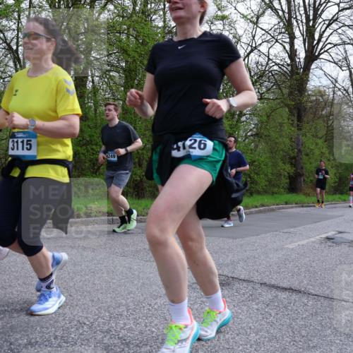 12.04.2026 - 45. Internationalen Wilhelmsburger Insellauf Yannick Fuchs http://msf.ph/oto/9506468 12.04.2026 13:00:45 Laufen 5819, 3115, 4249, 4126 meine-sportfotos.de