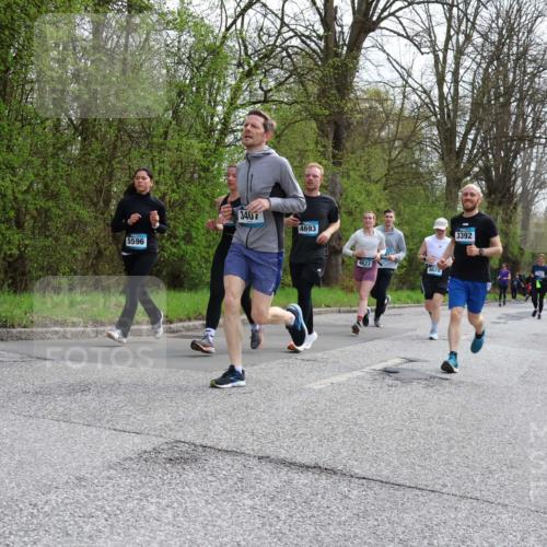 12.04.2026 - 45. Internationalen Wilhelmsburger Insellauf Yannick Fuchs http://msf.ph/oto/9506541 12.04.2026 13:01:00 Laufen 5596, 3407, 4693, 4627, 4628, 3392 meine-sportfotos.de