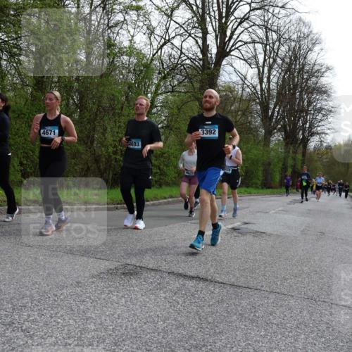 12.04.2026 - 45. Internationalen Wilhelmsburger Insellauf Yannick Fuchs http://msf.ph/oto/9506546 12.04.2026 13:01:01 Laufen 5596, 4671, 4693, 3392 meine-sportfotos.de