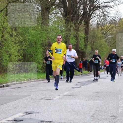 12.04.2026 - 45. Internationalen Wilhelmsburger Insellauf Yannick Fuchs http://msf.ph/oto/9506581 12.04.2026 13:01:10 Laufen 5108, 5855, 433, 5005, 5089, 4216 meine-sportfotos.de