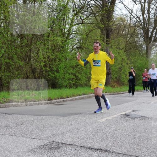 12.04.2026 - 45. Internationalen Wilhelmsburger Insellauf Yannick Fuchs http://msf.ph/oto/9506594 12.04.2026 13:01:13 Laufen 5855, 08, 4335, 473 meine-sportfotos.de