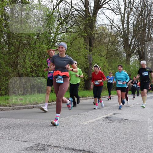 12.04.2026 - 45. Internationalen Wilhelmsburger Insellauf Yannick Fuchs http://msf.ph/oto/9506677 12.04.2026 13:01:30 Laufen 3686, 4178, 541, 3268, 10, 4919 meine-sportfotos.de