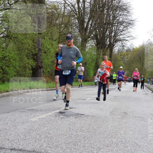 12.04.2026 - 45. Internationalen Wilhelmsburger Insellauf Yannick Fuchs http://msf.ph/oto/9506805 12.04.2026 13:02:00 Laufen 26, 2026, 5199, 3469, 4558 meine-sportfotos.de