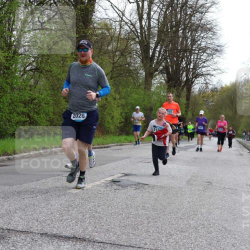 12.04.2026 - 45. Internationalen Wilhelmsburger Insellauf Yannick Fuchs http://msf.ph/oto/9506810 12.04.2026 13:02:00 Laufen 2026, 10, 2462, 3469, 4554 meine-sportfotos.de