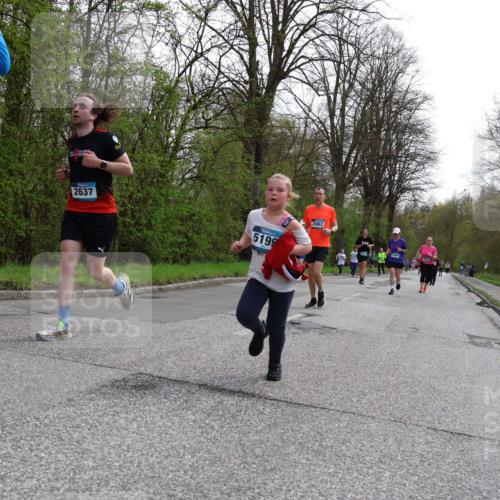 12.04.2026 - 45. Internationalen Wilhelmsburger Insellauf Yannick Fuchs http://msf.ph/oto/9506817 12.04.2026 13:02:02 Laufen 026, 2637, 5199, 2462 meine-sportfotos.de