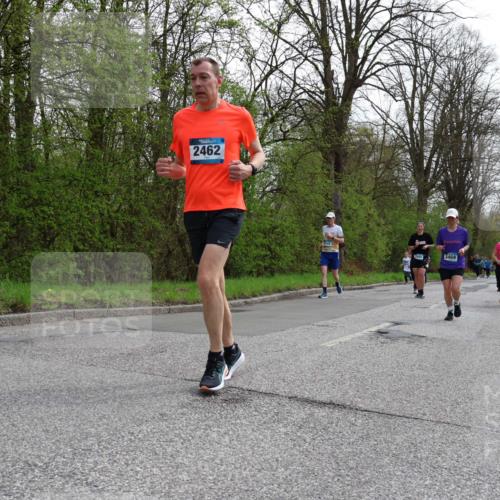 12.04.2026 - 45. Internationalen Wilhelmsburger Insellauf Yannick Fuchs http://msf.ph/oto/9506829 12.04.2026 13:02:04 Laufen 2462, 3532, 2060, 3469 meine-sportfotos.de
