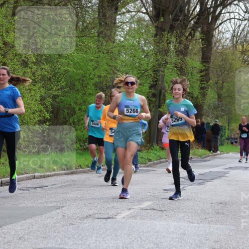 12.04.2026 - 45. Internationalen Wilhelmsburger Insellauf Yannick Fuchs http://msf.ph/oto/9506879 12.04.2026 13:02:17 Laufen 5686, 54, 5266, 5, 5265, 4573 meine-sportfotos.de
