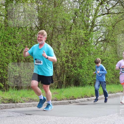12.04.2026 - 45. Internationalen Wilhelmsburger Insellauf Yannick Fuchs http://msf.ph/oto/9506919 12.04.2026 13:02:24 Laufen 5686, 5675 meine-sportfotos.de