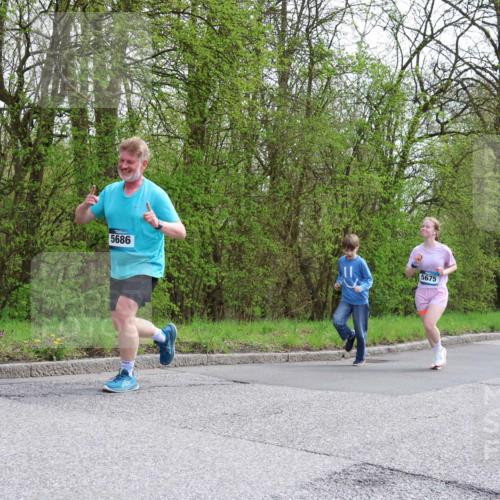 12.04.2026 - 45. Internationalen Wilhelmsburger Insellauf Yannick Fuchs http://msf.ph/oto/9506923 12.04.2026 13:02:25 Laufen 5686, 5675 meine-sportfotos.de