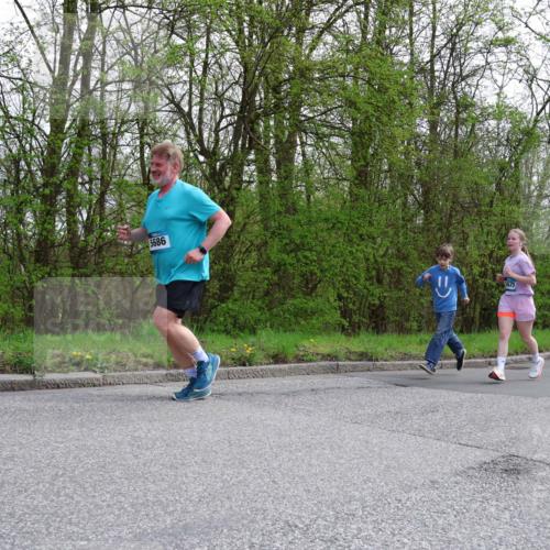 12.04.2026 - 45. Internationalen Wilhelmsburger Insellauf Yannick Fuchs http://msf.ph/oto/9506926 12.04.2026 13:02:25 Laufen 5686, 5675 meine-sportfotos.de