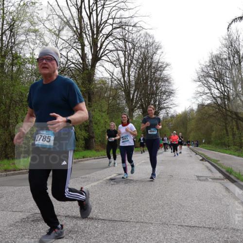 12.04.2026 - 45. Internationalen Wilhelmsburger Insellauf Yannick Fuchs http://msf.ph/oto/9506993 12.04.2026 13:02:43 Laufen 2785, 4662, 41, 4663 meine-sportfotos.de