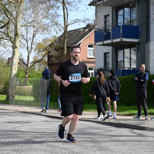 12.04.2026 - 45. Internationalen Wilhelmsburger Insellauf J. Mangold http://msf.ph/oto/9507012 12.04.2026 11:42:09 Ziel 2722, 2722, 5432 meine-sportfotos.de