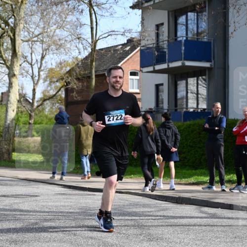 12.04.2026 - 45. Internationalen Wilhelmsburger Insellauf J. Mangold http://msf.ph/oto/9507013 12.04.2026 11:42:10 Ziel 2722, 5432 meine-sportfotos.de