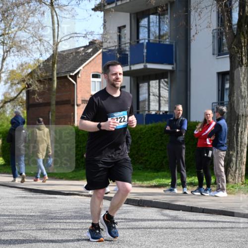 12.04.2026 - 45. Internationalen Wilhelmsburger Insellauf J. Mangold http://msf.ph/oto/9507017 12.04.2026 11:42:10 Ziel 2722, 5432 meine-sportfotos.de