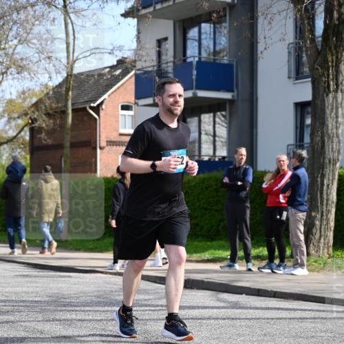 12.04.2026 - 45. Internationalen Wilhelmsburger Insellauf J. Mangold http://msf.ph/oto/9507018 12.04.2026 11:42:10 Ziel 2722, 5432 meine-sportfotos.de