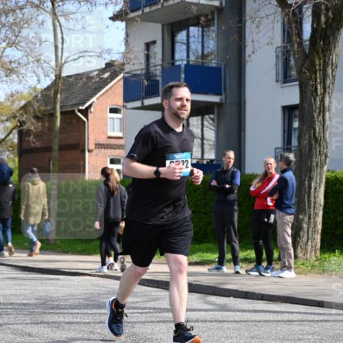12.04.2026 - 45. Internationalen Wilhelmsburger Insellauf J. Mangold http://msf.ph/oto/9507019 12.04.2026 11:42:10 Ziel 2722, 5432 meine-sportfotos.de