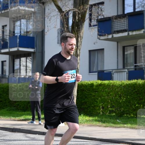 12.04.2026 - 45. Internationalen Wilhelmsburger Insellauf J. Mangold http://msf.ph/oto/9507026 12.04.2026 11:42:11 Ziel 2722, 5432 meine-sportfotos.de