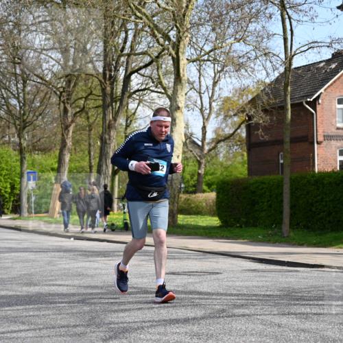 12.04.2026 - 45. Internationalen Wilhelmsburger Insellauf J. Mangold http://msf.ph/oto/9507030 12.04.2026 11:42:25 Ziel 2722, 5432 meine-sportfotos.de