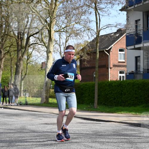 12.04.2026 - 45. Internationalen Wilhelmsburger Insellauf J. Mangold http://msf.ph/oto/9507036 12.04.2026 11:42:26 Ziel 2722, 5432 meine-sportfotos.de