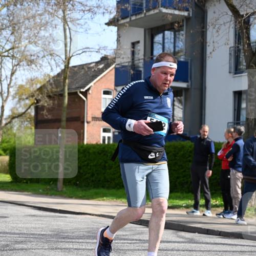 12.04.2026 - 45. Internationalen Wilhelmsburger Insellauf J. Mangold http://msf.ph/oto/9507047 12.04.2026 11:42:27 Ziel 2722, 5432 meine-sportfotos.de