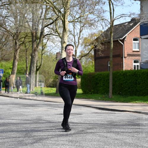 12.04.2026 - 45. Internationalen Wilhelmsburger Insellauf J. Mangold http://msf.ph/oto/9507053 12.04.2026 11:42:32 Ziel 2722, 5432 meine-sportfotos.de