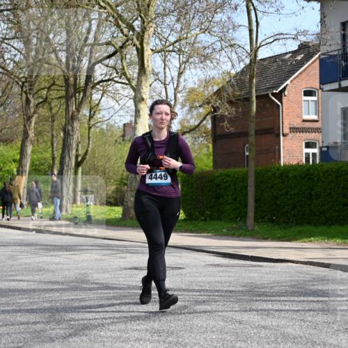 12.04.2026 - 45. Internationalen Wilhelmsburger Insellauf J. Mangold http://msf.ph/oto/9507054 12.04.2026 11:42:32 Ziel 2722, 5432 meine-sportfotos.de