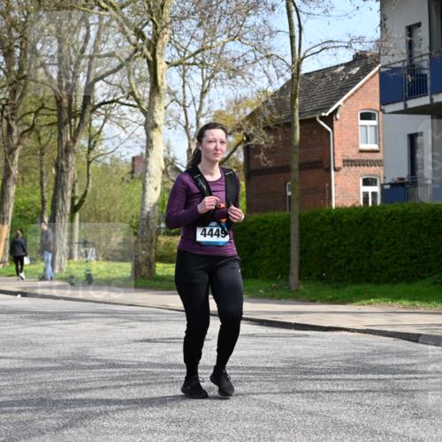 12.04.2026 - 45. Internationalen Wilhelmsburger Insellauf J. Mangold http://msf.ph/oto/9507057 12.04.2026 11:42:32 Ziel 2722, 5432 meine-sportfotos.de