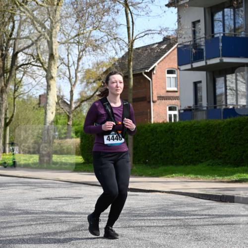 12.04.2026 - 45. Internationalen Wilhelmsburger Insellauf J. Mangold http://msf.ph/oto/9507061 12.04.2026 11:42:33 Ziel 2722, 5432 meine-sportfotos.de