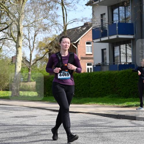 12.04.2026 - 45. Internationalen Wilhelmsburger Insellauf J. Mangold http://msf.ph/oto/9507063 12.04.2026 11:42:33 Ziel 2722, 5432 meine-sportfotos.de