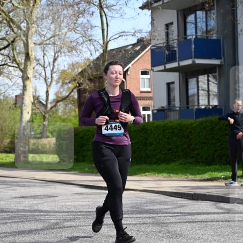 12.04.2026 - 45. Internationalen Wilhelmsburger Insellauf J. Mangold http://msf.ph/oto/9507064 12.04.2026 11:42:33 Ziel 2722, 5432 meine-sportfotos.de