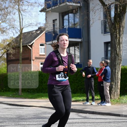 12.04.2026 - 45. Internationalen Wilhelmsburger Insellauf J. Mangold http://msf.ph/oto/9507070 12.04.2026 11:42:34 Ziel 2722, 5432 meine-sportfotos.de
