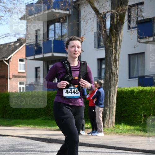 12.04.2026 - 45. Internationalen Wilhelmsburger Insellauf J. Mangold http://msf.ph/oto/9507073 12.04.2026 11:42:34 Ziel 2722, 5432 meine-sportfotos.de