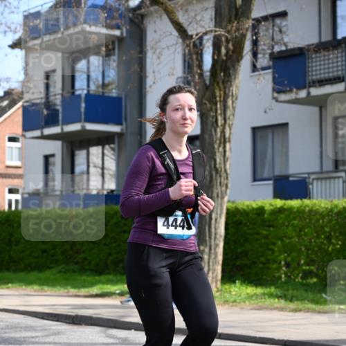 12.04.2026 - 45. Internationalen Wilhelmsburger Insellauf J. Mangold http://msf.ph/oto/9507075 12.04.2026 11:42:34 Ziel 2722, 5432 meine-sportfotos.de