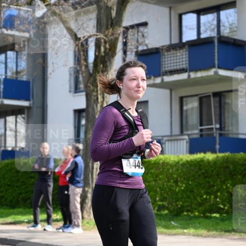 12.04.2026 - 45. Internationalen Wilhelmsburger Insellauf J. Mangold http://msf.ph/oto/9507078 12.04.2026 11:42:34 Ziel 2722, 5432 meine-sportfotos.de