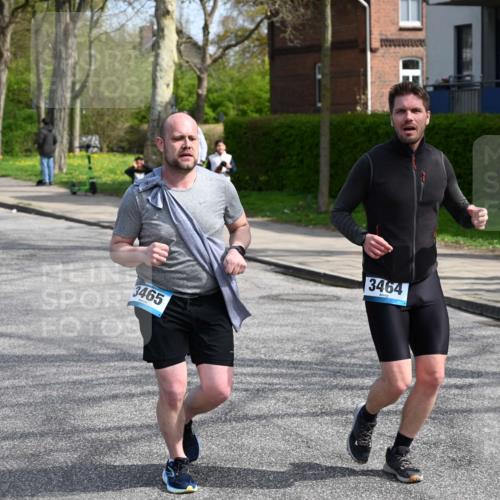 12.04.2026 - 45. Internationalen Wilhelmsburger Insellauf J. Mangold http://msf.ph/oto/9507104 12.04.2026 11:43:22 Ziel 3465, 3464, 3465, 3464 meine-sportfotos.de
