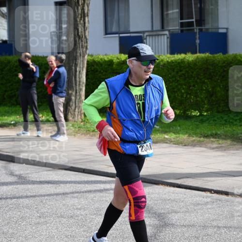 12.04.2026 - 45. Internationalen Wilhelmsburger Insellauf J. Mangold http://msf.ph/oto/9507127 12.04.2026 11:43:57 Ziel 2040, 2663 meine-sportfotos.de