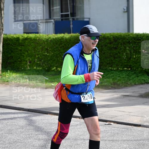 12.04.2026 - 45. Internationalen Wilhelmsburger Insellauf J. Mangold http://msf.ph/oto/9507131 12.04.2026 11:43:58 Ziel 2040, 2663 meine-sportfotos.de