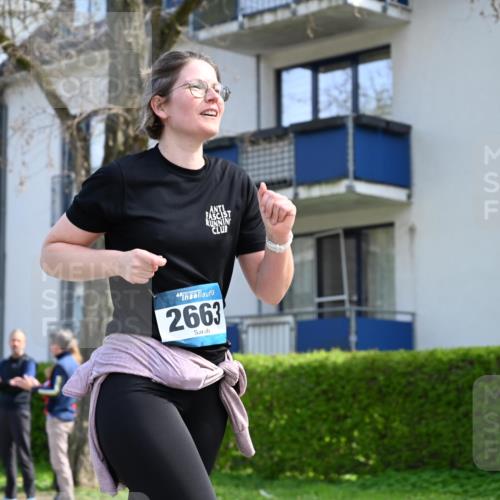 12.04.2026 - 45. Internationalen Wilhelmsburger Insellauf J. Mangold http://msf.ph/oto/9507161 12.04.2026 11:44:13 Ziel 2040, 2663 meine-sportfotos.de