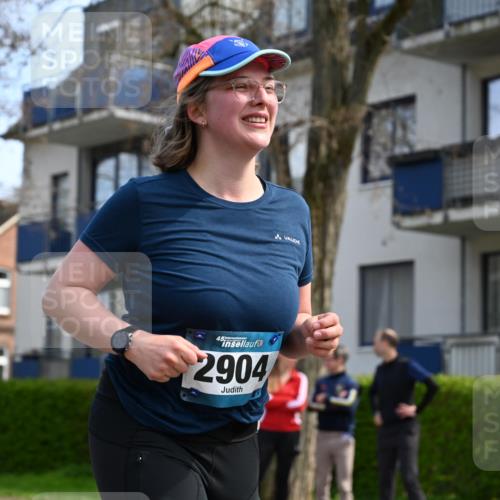 12.04.2026 - 45. Internationalen Wilhelmsburger Insellauf J. Mangold http://msf.ph/oto/9507177 12.04.2026 11:46:12 Ziel 2904, 4685, 4688 meine-sportfotos.de