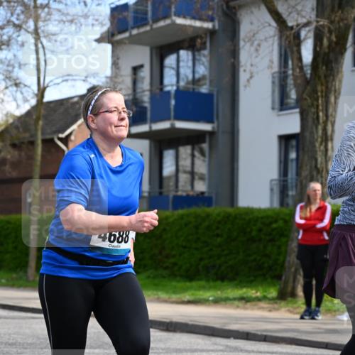 12.04.2026 - 45. Internationalen Wilhelmsburger Insellauf J. Mangold http://msf.ph/oto/9507199 12.04.2026 11:46:28 Ziel 2904, 4685, 4688, 2996 meine-sportfotos.de