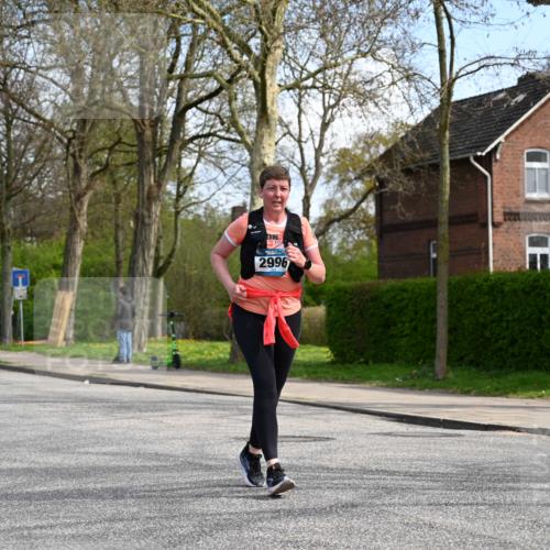 12.04.2026 - 45. Internationalen Wilhelmsburger Insellauf J. Mangold http://msf.ph/oto/9507210 12.04.2026 11:46:47 Ziel 2996 meine-sportfotos.de