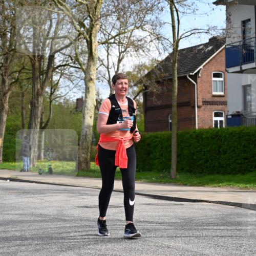 12.04.2026 - 45. Internationalen Wilhelmsburger Insellauf J. Mangold http://msf.ph/oto/9507214 12.04.2026 11:46:48 Ziel 2996, 2996 meine-sportfotos.de