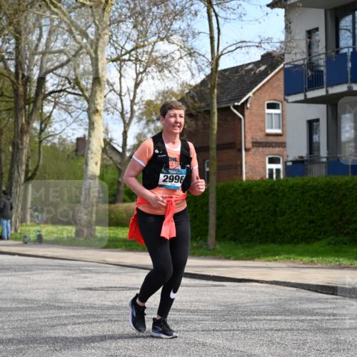 12.04.2026 - 45. Internationalen Wilhelmsburger Insellauf J. Mangold http://msf.ph/oto/9507217 12.04.2026 11:46:48 Ziel 2996, 2996 meine-sportfotos.de