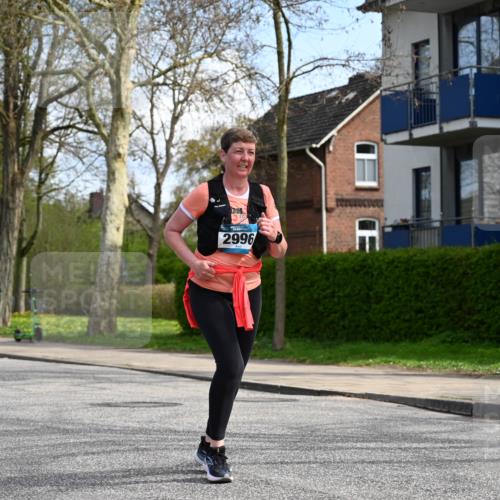 12.04.2026 - 45. Internationalen Wilhelmsburger Insellauf J. Mangold http://msf.ph/oto/9507218 12.04.2026 11:46:48 Ziel 2996, 2996 meine-sportfotos.de