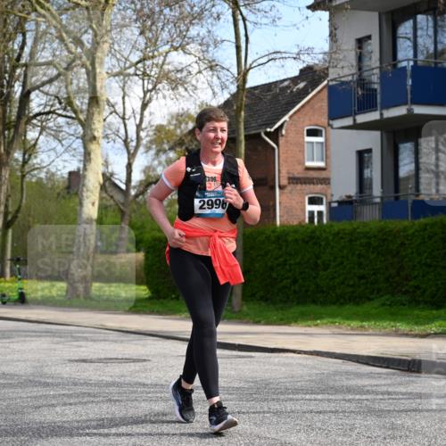 12.04.2026 - 45. Internationalen Wilhelmsburger Insellauf J. Mangold http://msf.ph/oto/9507219 12.04.2026 11:46:48 Ziel 2996, 2996 meine-sportfotos.de